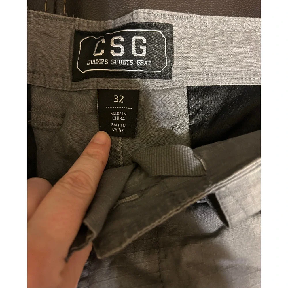 VTG Y2K Champs Sports Gear Gray Cargo Shorts. Men's Size 32x12.